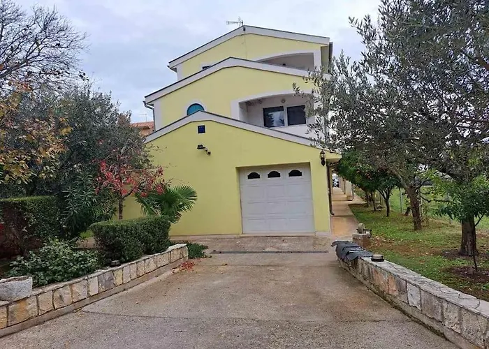 Laurus Apartman Premantura